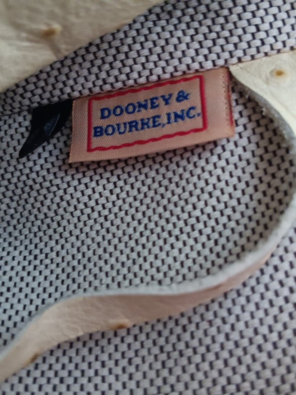 EUC Dooney & Bourke Small Buttercream Yellow Ostrich Satchel - Picture 12 of 16